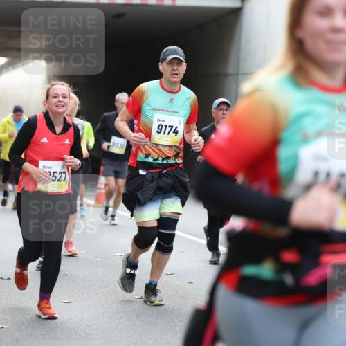 05.10.2025 - 20. swb-Marathon Bremen Michael Strokosch http://msf.ph/oto/9207048 05.10.2025 10:52:37 Laufen 2527, 20, 9174 meine-sportfotos.de