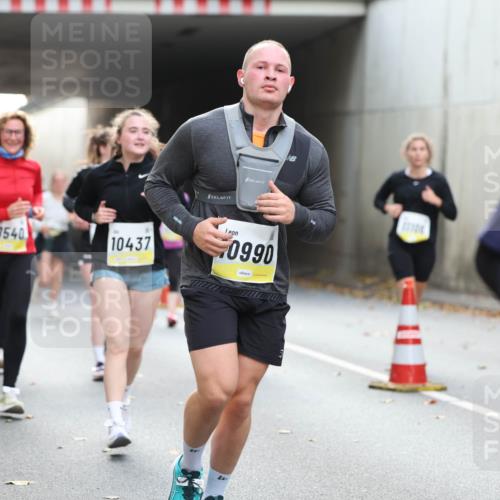 05.10.2025 - 20. swb-Marathon Bremen Michael Strokosch http://msf.ph/oto/9207051 05.10.2025 10:59:11 Laufen 11540, 10437, 0990 meine-sportfotos.de
