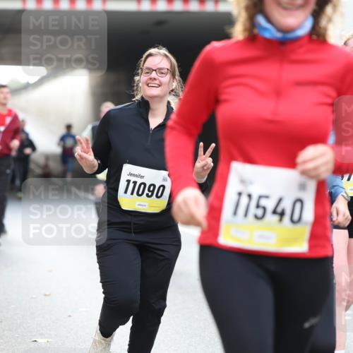 05.10.2025 - 20. swb-Marathon Bremen Michael Strokosch http://msf.ph/oto/9207071 05.10.2025 10:59:14 Laufen 11090, 11540, 713, 10828 meine-sportfotos.de