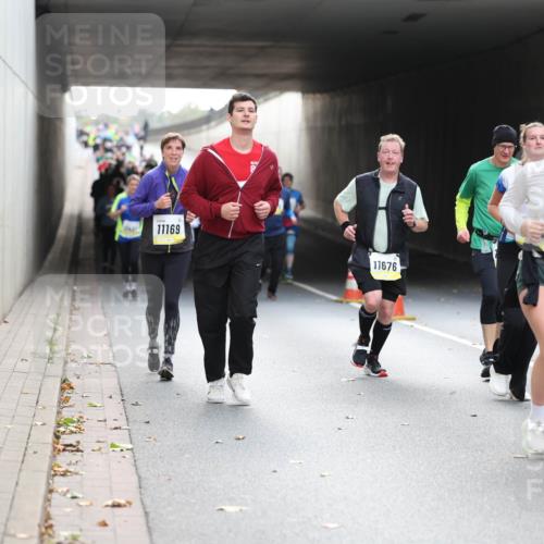 05.10.2025 - 20. swb-Marathon Bremen Michael Strokosch http://msf.ph/oto/9207078 05.10.2025 10:59:16 Laufen 11169, 11676, 0426 meine-sportfotos.de