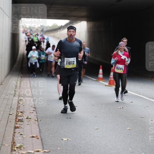 05.10.2025 - 20. swb-Marathon Bremen Michael Strokosch http://msf.ph/oto/9207082 05.10.2025 10:52:46 Laufen 11612, 10084 meine-sportfotos.de