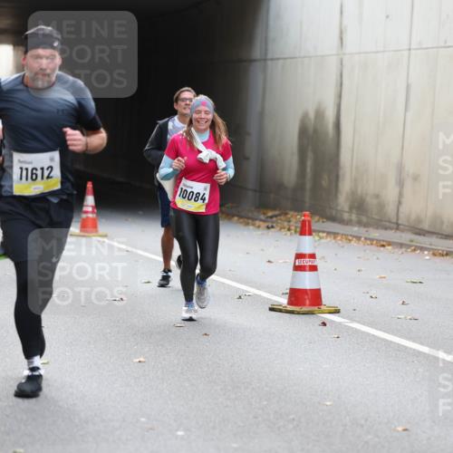05.10.2025 - 20. swb-Marathon Bremen Michael Strokosch http://msf.ph/oto/9207090 05.10.2025 10:52:48 Laufen 11078, 11612, 10084 meine-sportfotos.de