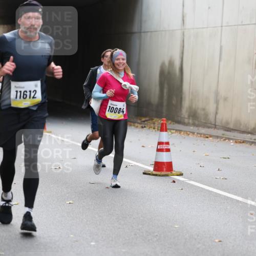 05.10.2025 - 20. swb-Marathon Bremen Michael Strokosch http://msf.ph/oto/9207091 05.10.2025 10:52:48 Laufen 1107, 987, 11612, 10084, 00 meine-sportfotos.de