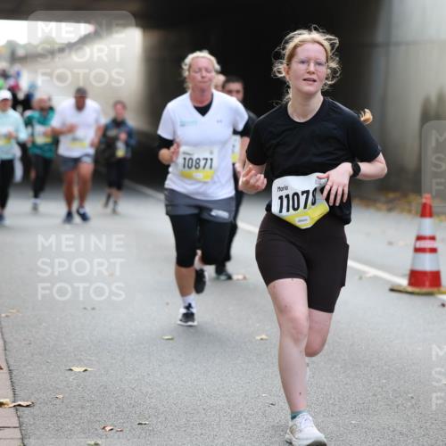 05.10.2025 - 20. swb-Marathon Bremen Michael Strokosch http://msf.ph/oto/9207102 05.10.2025 10:52:50 Laufen 10871, 11078 meine-sportfotos.de