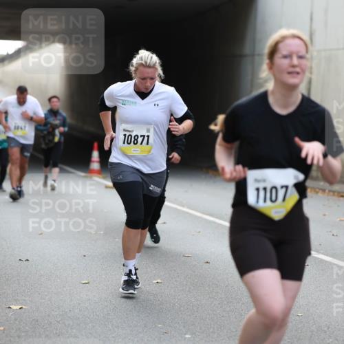 05.10.2025 - 20. swb-Marathon Bremen Michael Strokosch http://msf.ph/oto/9207104 05.10.2025 10:52:50 Laufen 10871, 1107, 00 meine-sportfotos.de