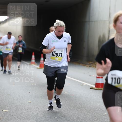 05.10.2025 - 20. swb-Marathon Bremen Michael Strokosch http://msf.ph/oto/9207106 05.10.2025 10:52:51 Laufen 8, 10871, 1107, 00 meine-sportfotos.de
