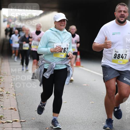 05.10.2025 - 20. swb-Marathon Bremen Michael Strokosch http://msf.ph/oto/9207126 05.10.2025 10:52:55 Laufen 3863, 263, 9847 meine-sportfotos.de