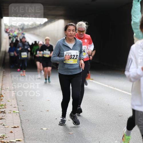 05.10.2025 - 20. swb-Marathon Bremen Michael Strokosch http://msf.ph/oto/9207130 05.10.2025 10:59:28 Laufen 623 meine-sportfotos.de