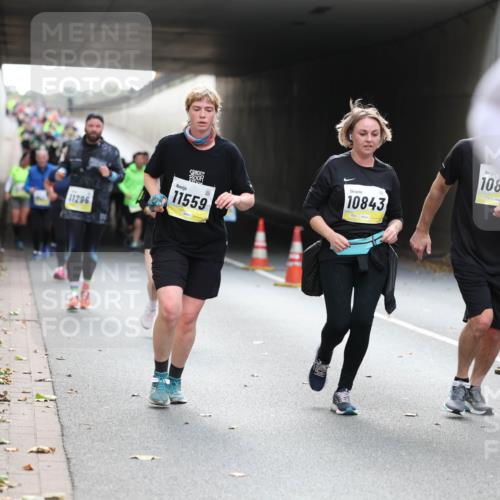 05.10.2025 - 20. swb-Marathon Bremen Michael Strokosch http://msf.ph/oto/9207141 05.10.2025 10:59:32 Laufen 11296, 11559, 10843, 1084 meine-sportfotos.de