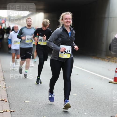 05.10.2025 - 20. swb-Marathon Bremen Michael Strokosch http://msf.ph/oto/9207146 05.10.2025 10:52:59 Laufen 9622, 11562, 582, 99 meine-sportfotos.de