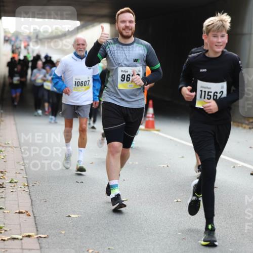 05.10.2025 - 20. swb-Marathon Bremen Michael Strokosch http://msf.ph/oto/9207153 05.10.2025 10:53:00 Laufen 10607, 96, 11562 meine-sportfotos.de