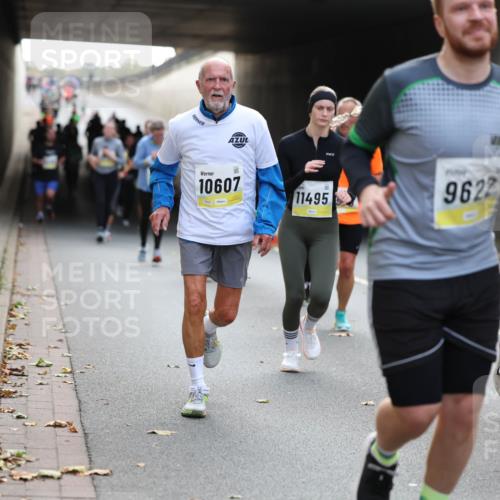 05.10.2025 - 20. swb-Marathon Bremen Michael Strokosch http://msf.ph/oto/9207159 05.10.2025 10:53:02 Laufen 10607, 11495, 9622, 10577 meine-sportfotos.de