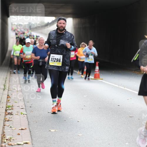 05.10.2025 - 20. swb-Marathon Bremen Michael Strokosch http://msf.ph/oto/9207161 05.10.2025 10:59:35 Laufen 9998, 11296, 953 meine-sportfotos.de