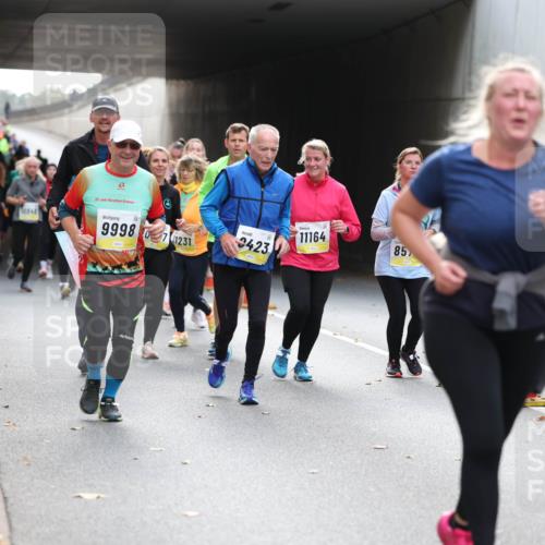 05.10.2025 - 20. swb-Marathon Bremen Michael Strokosch http://msf.ph/oto/9207174 05.10.2025 10:59:39 Laufen 11233, 20, 9998, 71231, 3423, 11164, 85 meine-sportfotos.de