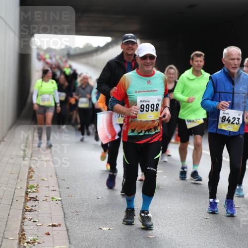 05.10.2025 - 20. swb-Marathon Bremen Michael Strokosch http://msf.ph/oto/9207178 05.10.2025 10:59:40 Laufen 20, 9998, 1733, 64, 8574, 9423 meine-sportfotos.de