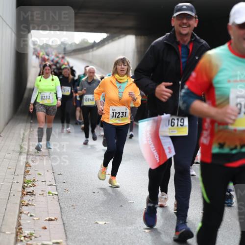 05.10.2025 - 20. swb-Marathon Bremen Michael Strokosch http://msf.ph/oto/9207181 05.10.2025 10:59:41 Laufen 11233, 7878, 10848, 11231, 1619, 3998 meine-sportfotos.de