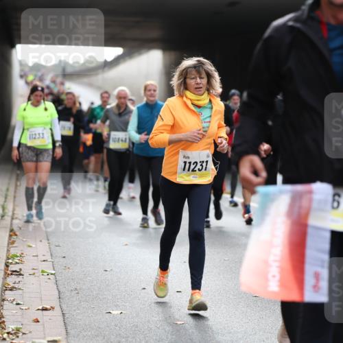 05.10.2025 - 20. swb-Marathon Bremen Michael Strokosch http://msf.ph/oto/9207187 05.10.2025 10:59:43 Laufen 11233, 10848, 11231, 619 meine-sportfotos.de