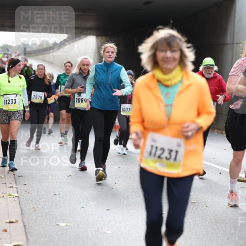 05.10.2025 - 20. swb-Marathon Bremen Michael Strokosch http://msf.ph/oto/9207191 05.10.2025 10:59:44 Laufen 7979, 11233, 1084, 10374, 11231 meine-sportfotos.de