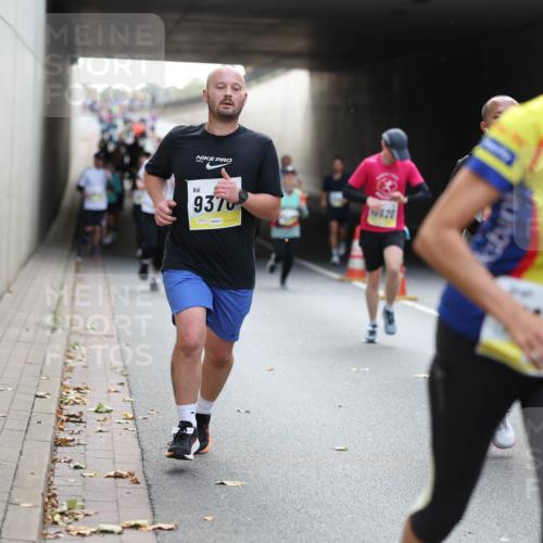05.10.2025 - 20. swb-Marathon Bremen Michael Strokosch http://msf.ph/oto/9207207 05.10.2025 10:53:11 Laufen 9370, 1620 meine-sportfotos.de