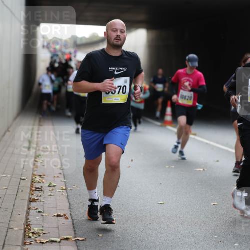 05.10.2025 - 20. swb-Marathon Bremen Michael Strokosch http://msf.ph/oto/9207209 05.10.2025 10:53:11 Laufen 5570, 02570, 10620, 10513 meine-sportfotos.de