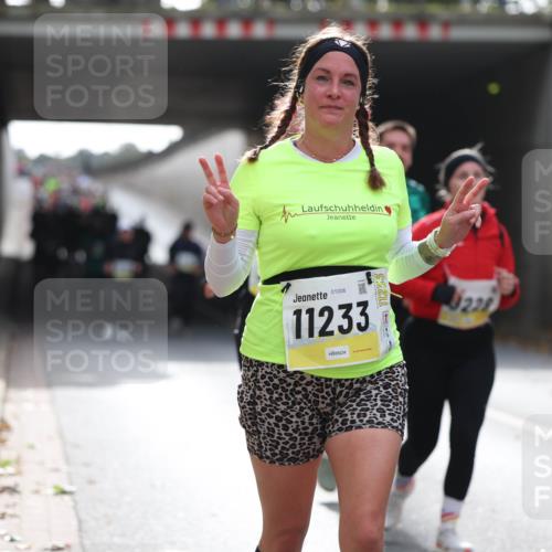 05.10.2025 - 20. swb-Marathon Bremen Michael Strokosch http://msf.ph/oto/9207214 05.10.2025 10:59:48 Laufen 01008, 11233, 11233, 228 meine-sportfotos.de