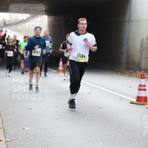 05.10.2025 - 20. swb-Marathon Bremen Michael Strokosch http://msf.ph/oto/9207223 05.10.2025 10:53:14 Laufen 8585, 11184 meine-sportfotos.de