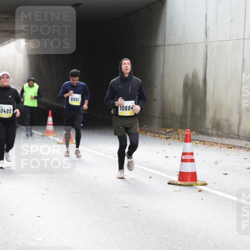 05.10.2025 - 20. swb-Marathon Bremen Michael Strokosch http://msf.ph/oto/9207226 05.10.2025 10:59:54 Laufen 11468, 10498, 9901, 10684, 00 meine-sportfotos.de