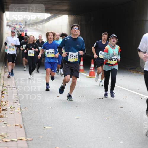 05.10.2025 - 20. swb-Marathon Bremen Michael Strokosch http://msf.ph/oto/9207227 05.10.2025 10:53:15 Laufen 9542, 9518, 10219, 8585, 114, 10200, 11184 meine-sportfotos.de