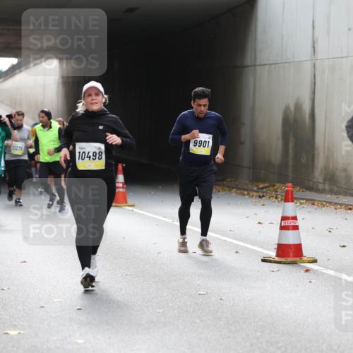 05.10.2025 - 20. swb-Marathon Bremen Michael Strokosch http://msf.ph/oto/9207236 05.10.2025 10:59:56 Laufen 462, 11468, 11270, 10498, 9901, 10684 meine-sportfotos.de