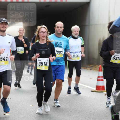 05.10.2025 - 20. swb-Marathon Bremen Michael Strokosch http://msf.ph/oto/9207249 05.10.2025 10:53:20 Laufen 9542, 0353, 9518, 02312, 1007, 1056, 9913, 34 meine-sportfotos.de