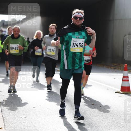 05.10.2025 - 20. swb-Marathon Bremen Michael Strokosch http://msf.ph/oto/9207257 05.10.2025 11:00:00 Laufen 10462, 11481, 11270, 11468, 01873, 900 meine-sportfotos.de