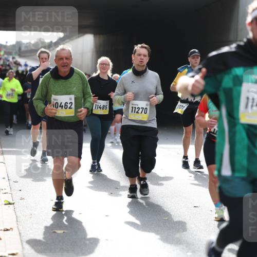 05.10.2025 - 20. swb-Marathon Bremen Michael Strokosch http://msf.ph/oto/9207264 05.10.2025 11:00:01 Laufen 1432, 10812, 10462, 11485, 11270, 11468 meine-sportfotos.de
