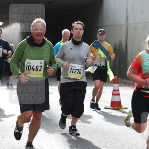 05.10.2025 - 20. swb-Marathon Bremen Michael Strokosch http://msf.ph/oto/9207270 05.10.2025 11:00:02 Laufen 1, 9712, 10462, 11270, 00, 90 meine-sportfotos.de