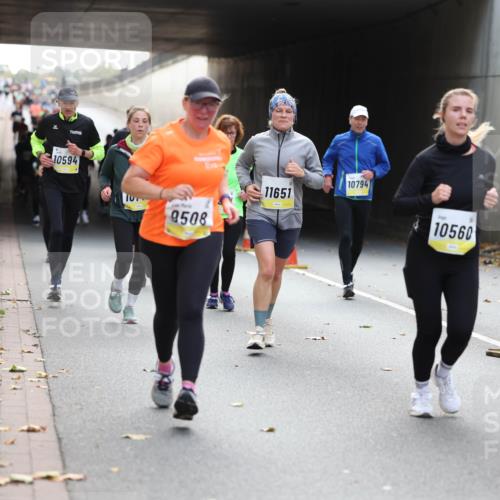 05.10.2025 - 20. swb-Marathon Bremen Michael Strokosch http://msf.ph/oto/9207275 05.10.2025 10:53:28 Laufen 10594, 11651, 10794, 9508, 10560 meine-sportfotos.de