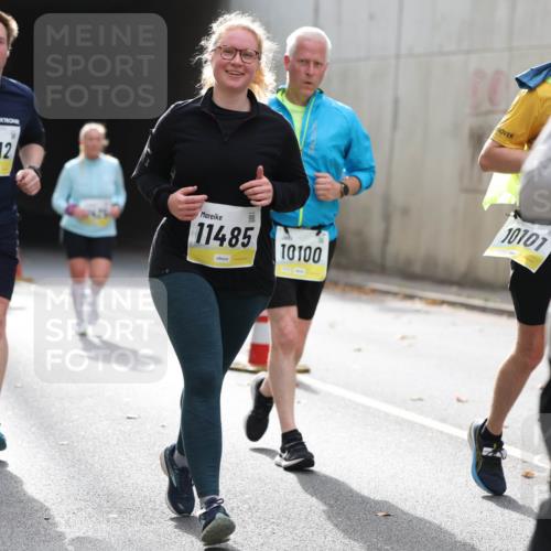05.10.2025 - 20. swb-Marathon Bremen Michael Strokosch http://msf.ph/oto/9207276 05.10.2025 11:00:04 Laufen 9712, 11485, 10100, 10101, 11 meine-sportfotos.de