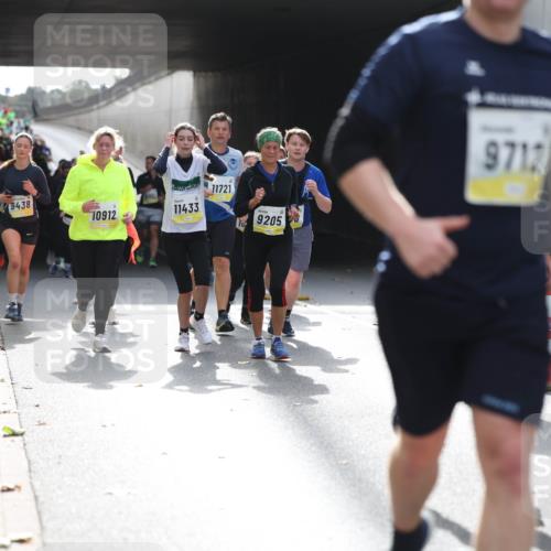 05.10.2025 - 20. swb-Marathon Bremen Michael Strokosch http://msf.ph/oto/9207280 05.10.2025 11:00:06 Laufen 29438, 10912, 11721, 11433, 9205, 9712 meine-sportfotos.de