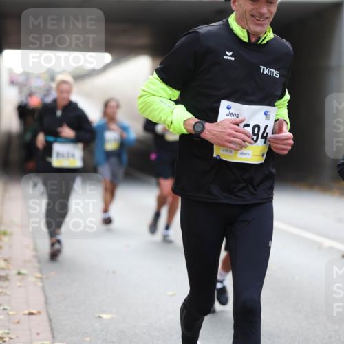 05.10.2025 - 20. swb-Marathon Bremen Michael Strokosch http://msf.ph/oto/9207299 05.10.2025 10:53:32 Laufen 94, 01816, 11267 meine-sportfotos.de