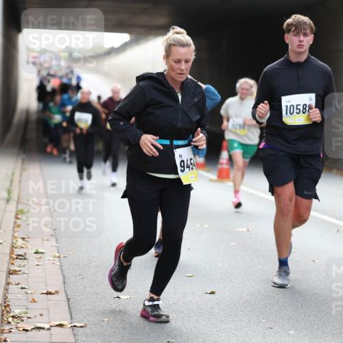 05.10.2025 - 20. swb-Marathon Bremen Michael Strokosch http://msf.ph/oto/9207307 05.10.2025 10:53:34 Laufen 9454, 10588 meine-sportfotos.de