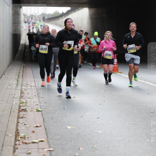 05.10.2025 - 20. swb-Marathon Bremen Michael Strokosch http://msf.ph/oto/9207308 05.10.2025 11:00:13 Laufen 9628, 10001, 100, 10168 meine-sportfotos.de