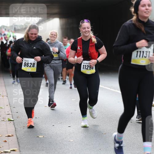 05.10.2025 - 20. swb-Marathon Bremen Michael Strokosch http://msf.ph/oto/9207321 05.10.2025 11:00:16 Laufen 9628, 141, 11250, 11131, 1000 meine-sportfotos.de