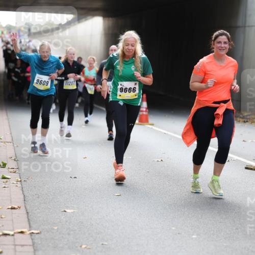 05.10.2025 - 20. swb-Marathon Bremen Michael Strokosch http://msf.ph/oto/9207355 05.10.2025 10:53:44 Laufen 9609, 11207, 782, 9666 meine-sportfotos.de