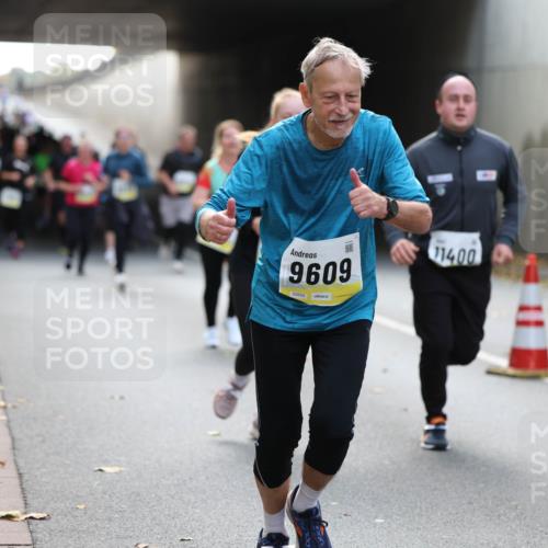 05.10.2025 - 20. swb-Marathon Bremen Michael Strokosch http://msf.ph/oto/9207365 05.10.2025 10:53:47 Laufen 9609, 02622, 11400 meine-sportfotos.de