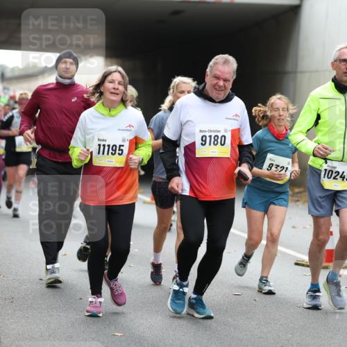 05.10.2025 - 20. swb-Marathon Bremen Michael Strokosch http://msf.ph/oto/9207369 05.10.2025 11:00:29 Laufen 11195, 9180, 9321, 10249 meine-sportfotos.de