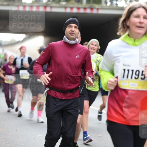 05.10.2025 - 20. swb-Marathon Bremen Michael Strokosch http://msf.ph/oto/9207379 05.10.2025 11:00:31 Laufen 11195 meine-sportfotos.de