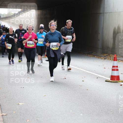 05.10.2025 - 20. swb-Marathon Bremen Michael Strokosch http://msf.ph/oto/9207380 05.10.2025 10:53:50 Laufen 7215, 582, 10420, 11266, 9378, 35 meine-sportfotos.de