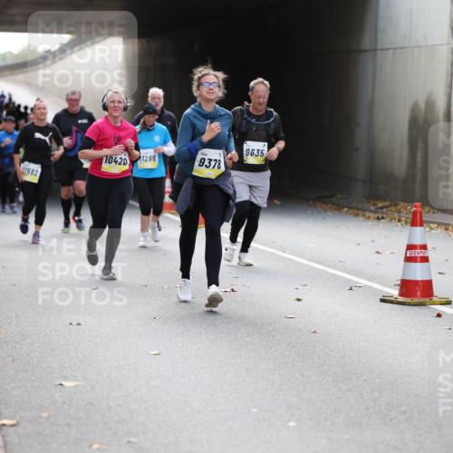 05.10.2025 - 20. swb-Marathon Bremen Michael Strokosch http://msf.ph/oto/9207382 05.10.2025 10:53:51 Laufen 1582, 10420, 1266, 9378, 9635 meine-sportfotos.de