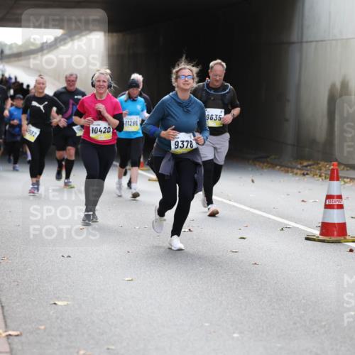 05.10.2025 - 20. swb-Marathon Bremen Michael Strokosch http://msf.ph/oto/9207385 05.10.2025 10:53:51 Laufen 7215, 582, 10420, 11266, 9378, 9635 meine-sportfotos.de