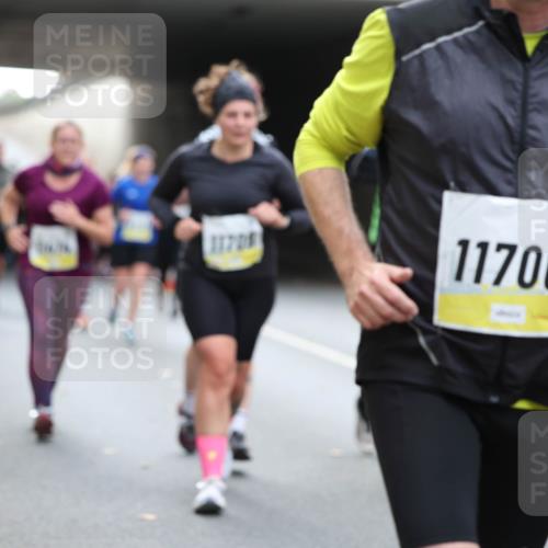 05.10.2025 - 20. swb-Marathon Bremen Michael Strokosch http://msf.ph/oto/9207386 05.10.2025 11:00:33 Laufen 1170, 11706 meine-sportfotos.de