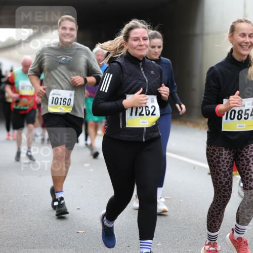 05.10.2025 - 20. swb-Marathon Bremen Michael Strokosch http://msf.ph/oto/9207406 05.10.2025 11:00:38 Laufen 10160, 11262, 10854 meine-sportfotos.de