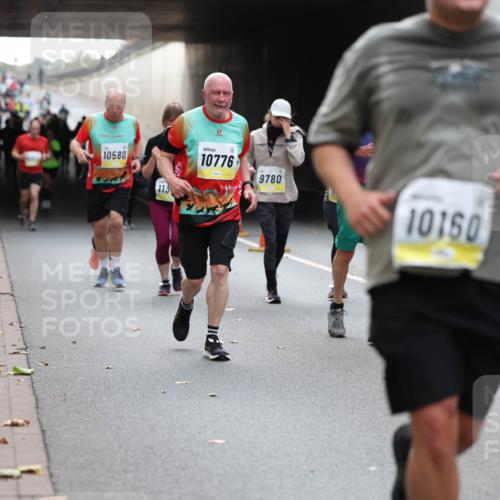 05.10.2025 - 20. swb-Marathon Bremen Michael Strokosch http://msf.ph/oto/9207415 05.10.2025 11:00:40 Laufen 10580, 113, 10776, 9780, 10150 meine-sportfotos.de